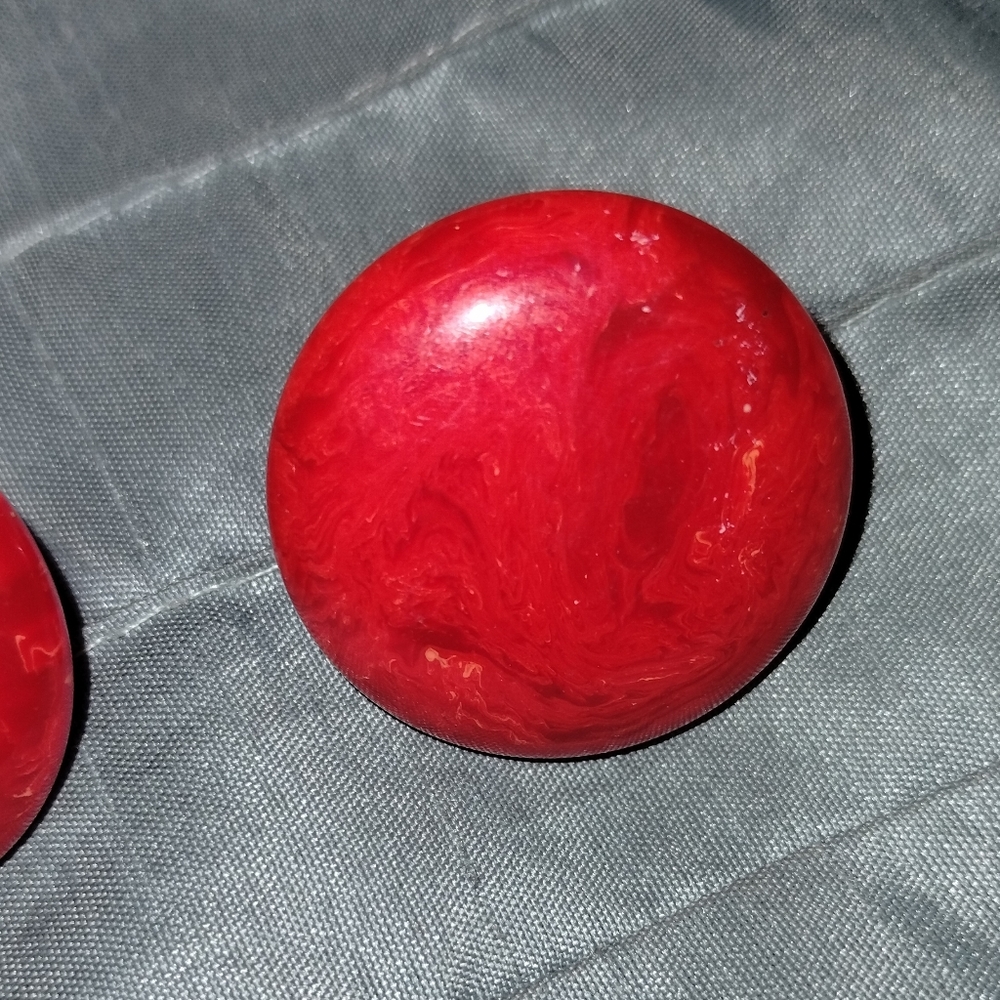 Beautiful vintage red stone clip on earrings - Picture 7 of 7